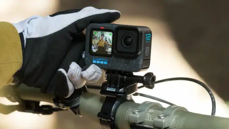 ⁦GoPro HERO12 Black - كاميرا أكشن مقاومة للماء مع فيديو Ultra HD بدقة 5.3K60، صور بدقة 27 ميجابكسل، HDR، مستشعر صور 1/1.9 بوصة، بث مباشر، كاميرا ويب، تثبيت⁩ - الصورة ⁦2⁩
